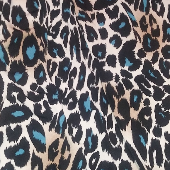 Animal Print 2X Sequin Collar Blouse - Picture 3 of 3